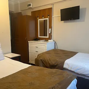 2* Szálloda Paris